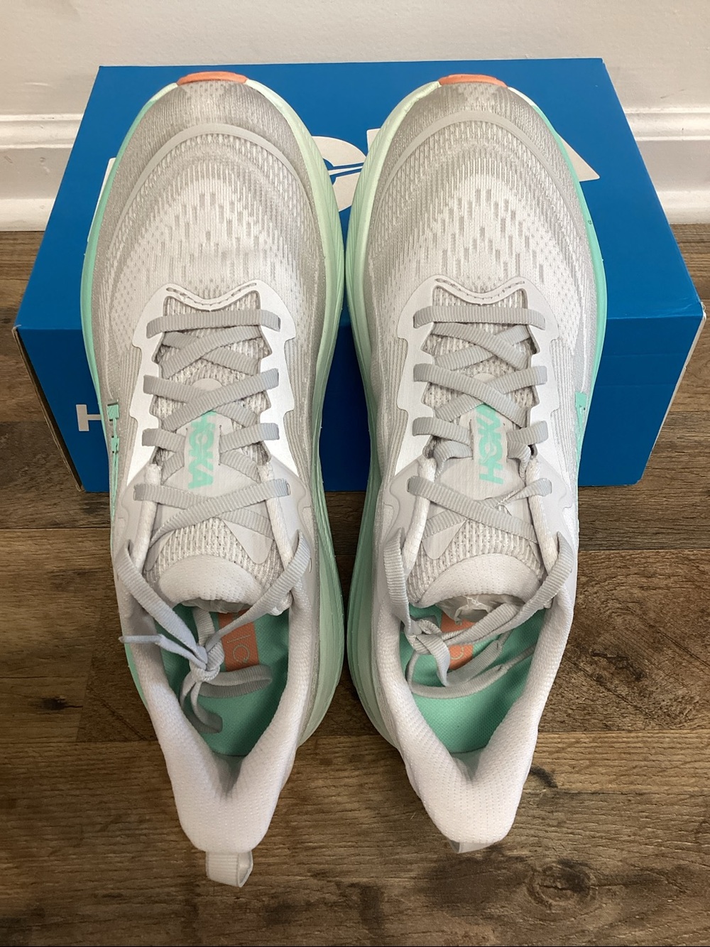Women’s HOKA Skyflow - Picture 3 of 5